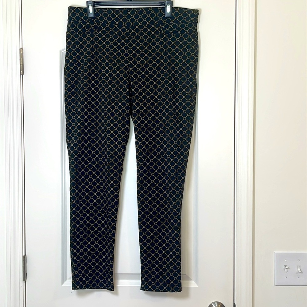 Sharagano Black Skinny Pants w/ Gold Chain Link Design size 16